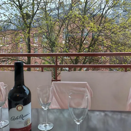 Blisko I Spokojnie / Close And Quiet